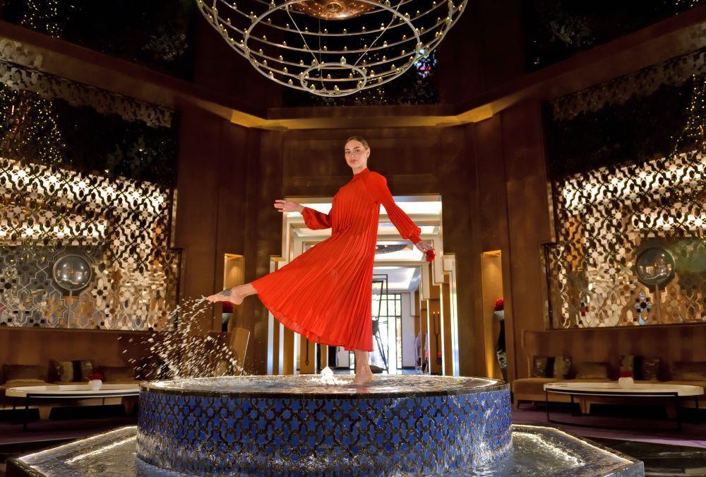 Moevenpick Hotel Mansour Eddahbi Marrakech Marrakesh Esterno foto The fountain at the entrance of the hotel