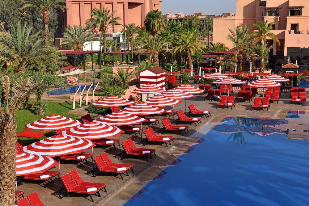 Moevenpick Hotel Mansour Eddahbi Marrakech Marrakesh Esterno foto The pool at the hotel