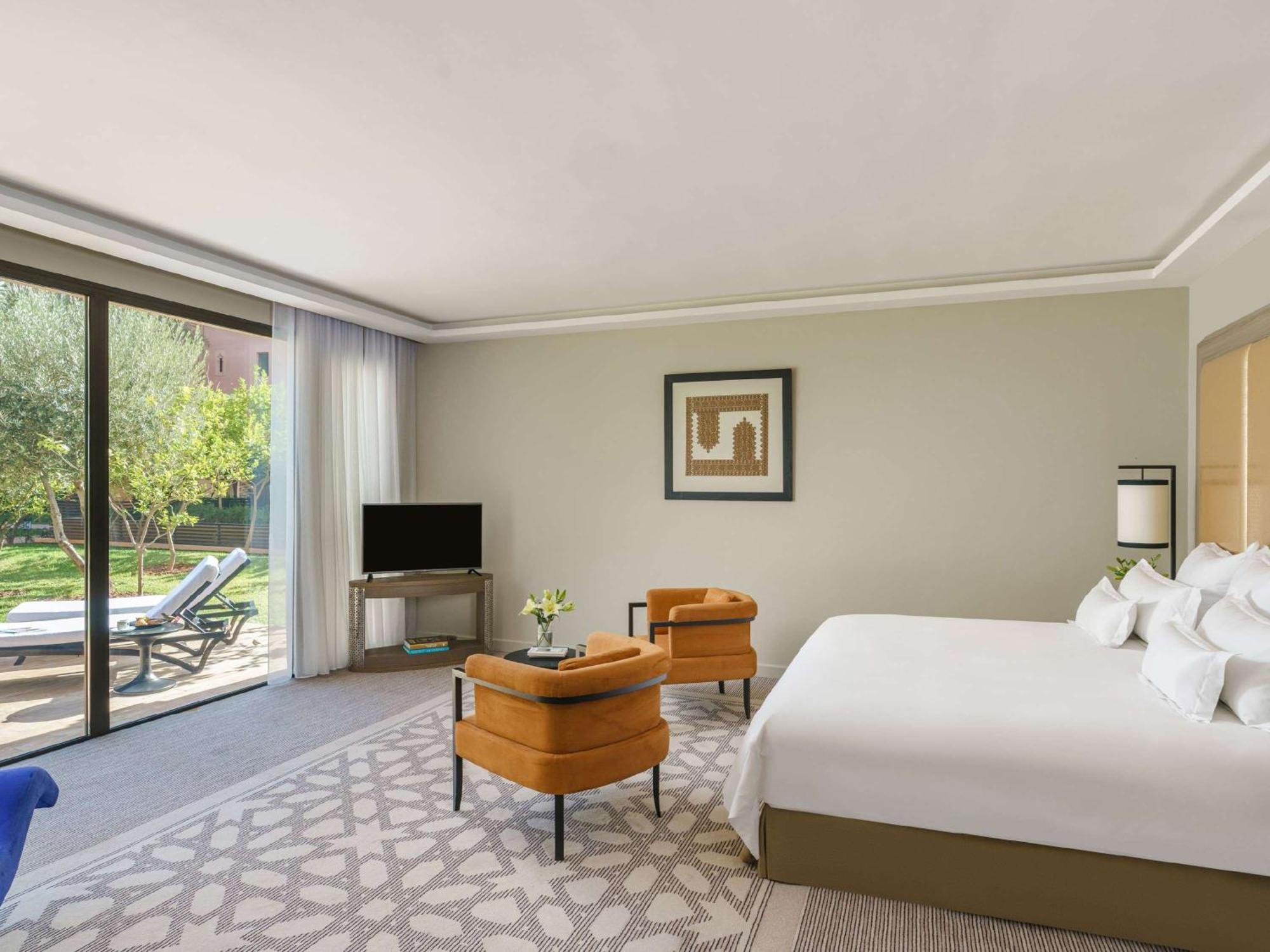 Moevenpick Hotel Mansour Eddahbi Marrakech Marrakesh Esterno foto A guest room at the Four Seasons Hotel
